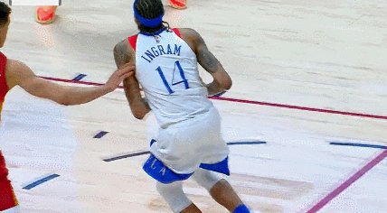 星空体育-鹈鹕集体抱怨约基奇关键封盖犯规 锡安得不到哨？